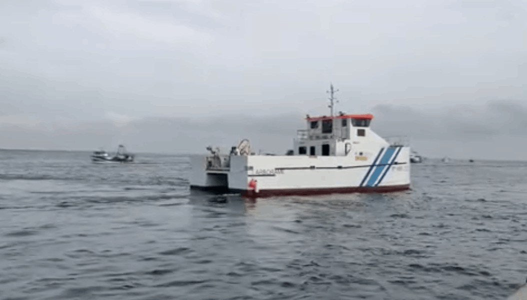 Nasai Catamaran en el mar